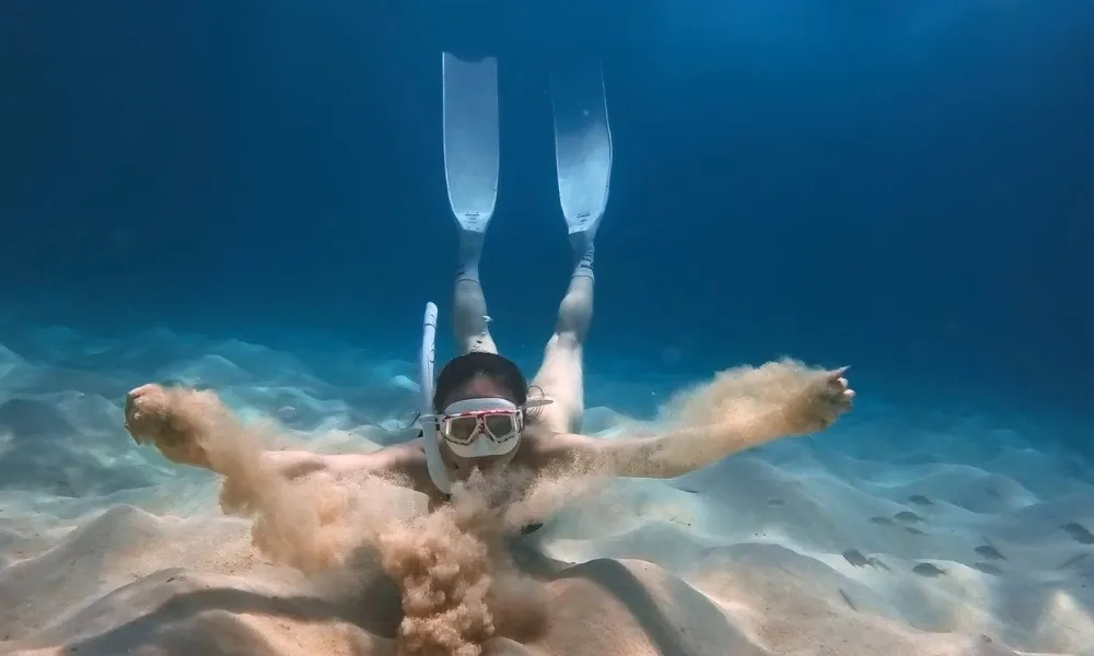 phu quy snorkeling sand play 1